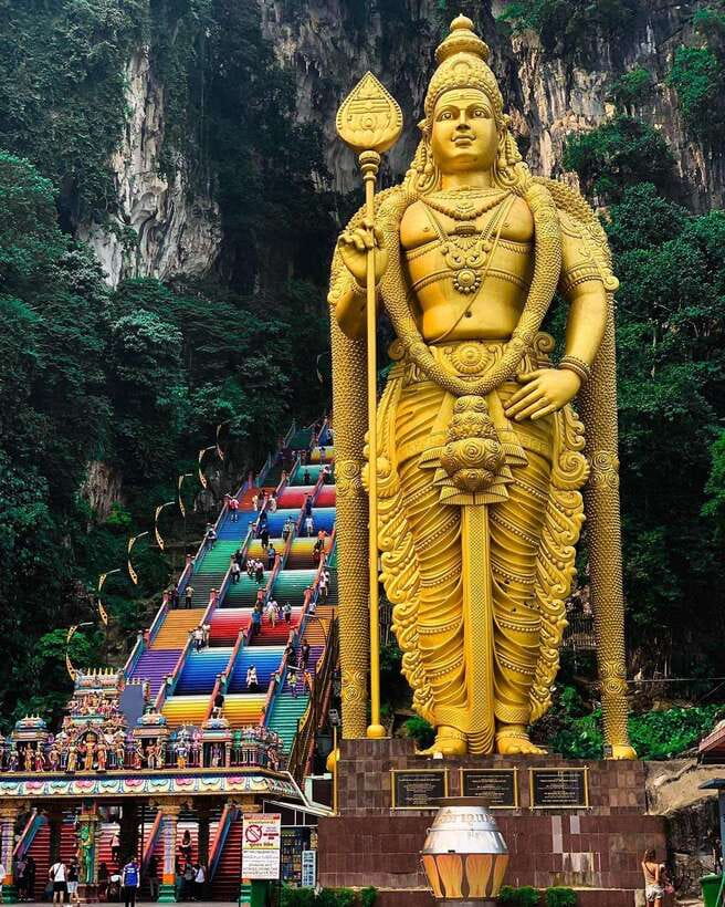Kuala Lumpur : Batu Caves Private Tour - Entering the Temples Like a Respectful Guest