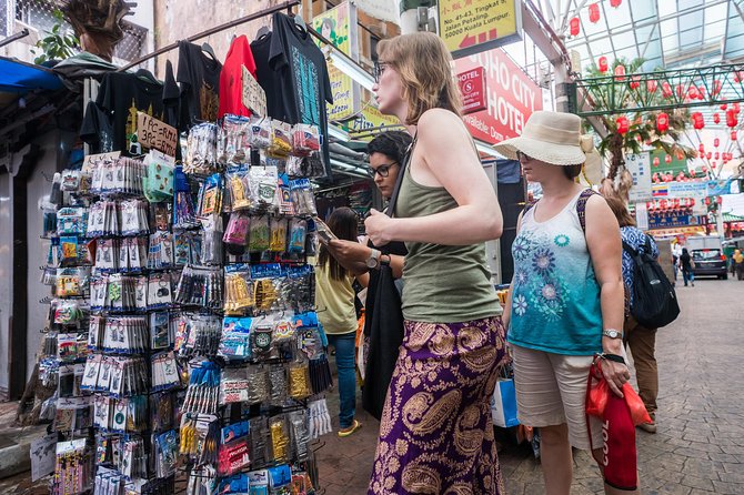 Kuala Lumpur Chinatown Evening Walking Tour with Dinner - Stop 1: Chinatown streets and Central Market shopping time
