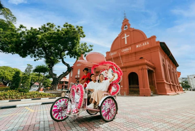 Kuala Lumpur: City Highlights, Batu Caves, and Malacca Tour - Batu Caves: the rainbow steps and Lord Murugan statue effect