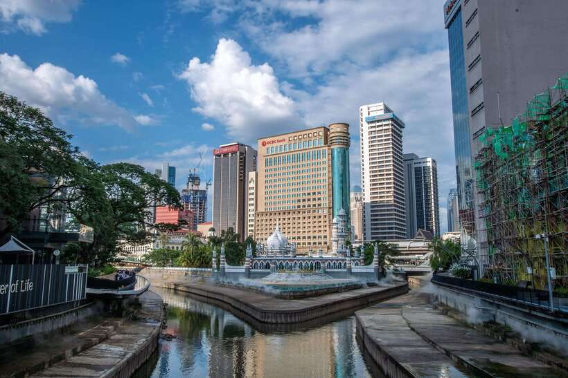 Kuala Lumpur: City Tour, KL Tower Ticket & Putrajaya w/ Boat - Transfers and Timing: How the 6-Hour Format Plays in Real Life