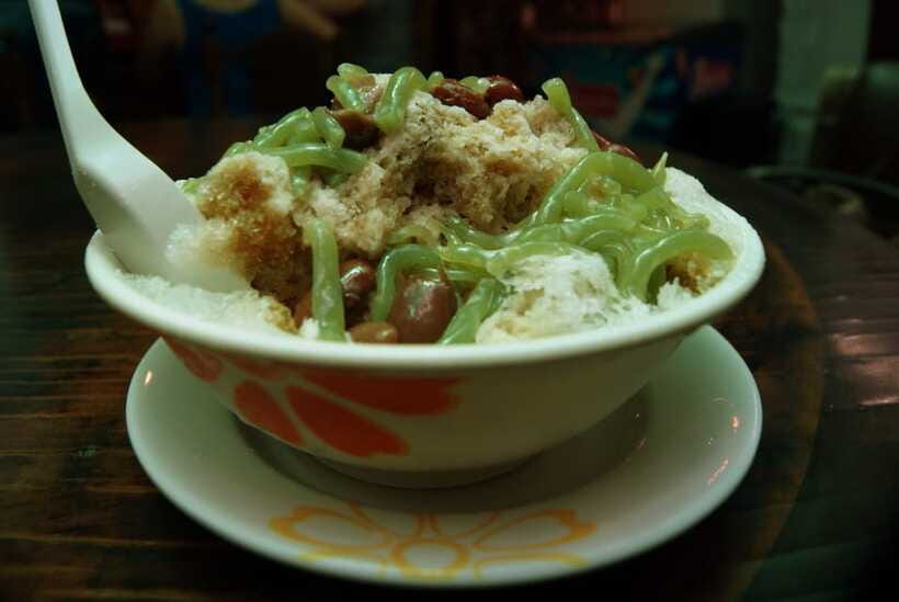 Kuala Lumpur: Evening Food Tour by Bike - The Food Stops: Warung Style, Alley Corners, and Real Variety