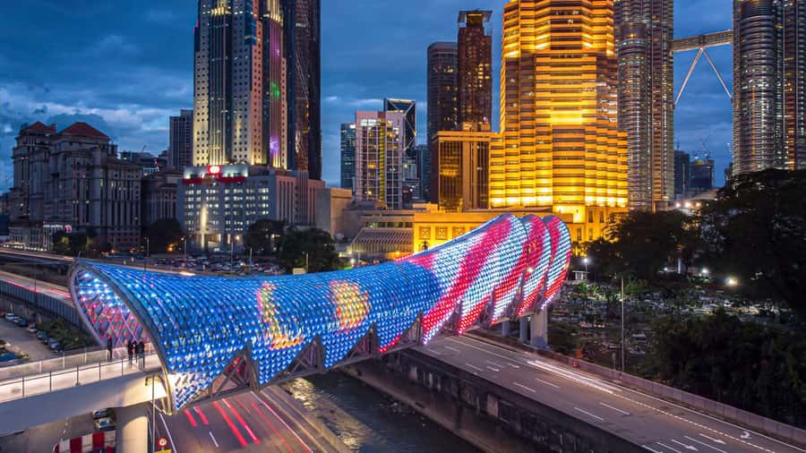 Kuala Lumpur: Evening Tour with Kuala Lumpur Tower Tickets - Suria KLCC and the 8pm Symphony Water Fountain show