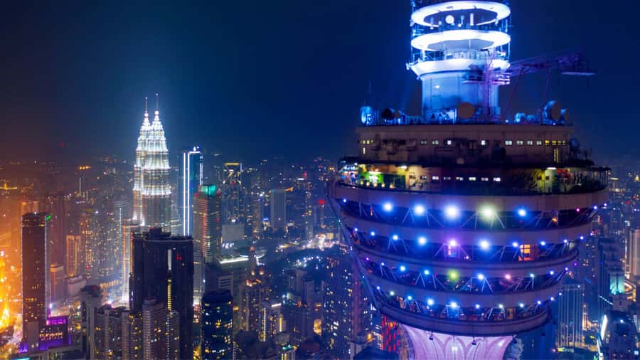 Kuala Lumpur: Evening Tour with Kuala Lumpur Tower Tickets - Central Market to Chinatown: shopping with guardrails