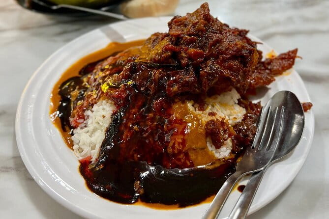Kuala Lumpur Food Tour with 12+ Authentic Dishes & Local Secrets - What you eat: 12-plus dishes across Malay, Chinese, and Indian flavors