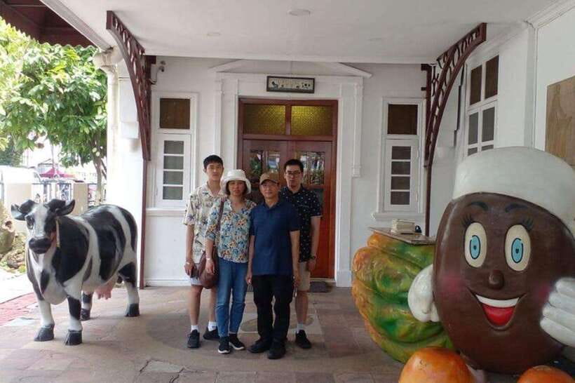 Kuala Lumpur: Full-Day Private City Highlights Tour - Batu Caves: 272 Steps, Hindu Shrines, and Monkey Moments
