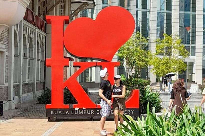 Kuala Lumpur: Full-Day Private City Highlights Tour - River of Life and National Mosque: A Break for Calm and Culture