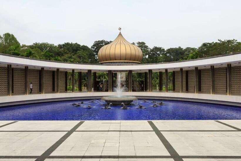 Kuala Lumpur: Full-Day Private City Highlights Tour - Your Driver and Car Setup, Plus What It Means for Your Comfort