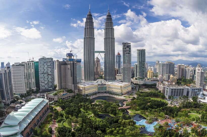Kuala Lumpur: Half-Day Photo Tour with Petronas Twin Towers - Petronas Twin Towers: the best first big shot, then the bridge view