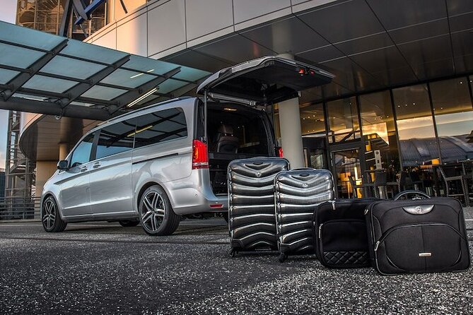 Kuala Lumpur Hotel to Singapore Hotel (Door To Door) Overland Transfer - Door-to-door means fewer moving parts at both ends