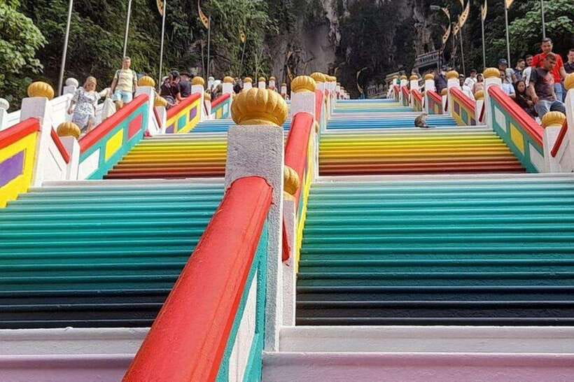 Kuala Lumpur: Kuala Gandah and Batu Caves Private Trip - Feeding and the sanctuary schedule you should plan around