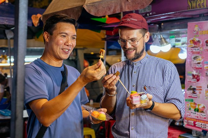Kuala Lumpur Local Street Food Private Walking Tour by Night - Meeting in Bukit Bintang: finding your guide fast