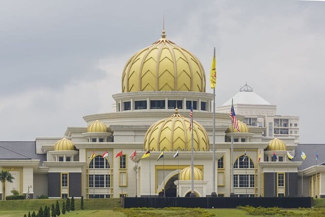Kuala Lumpur Malacca River Cruise and Historical Tour with Lunch - Kampung Morten: Malay heritage in a riverside village setting