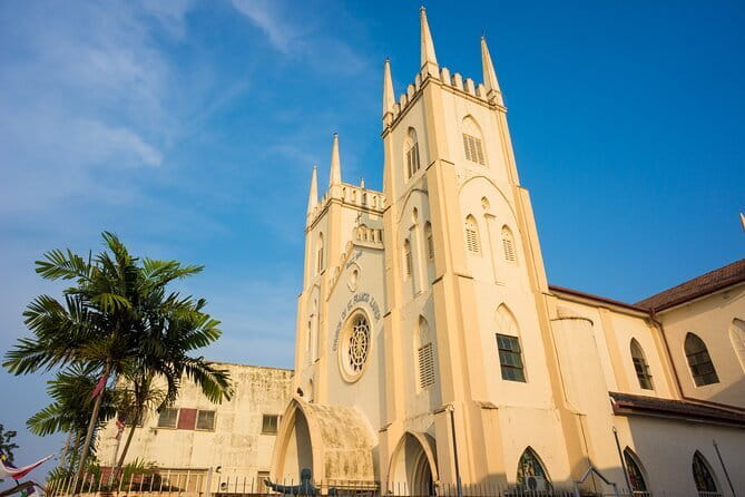 Kuala Lumpur Malacca River Cruise and Historical Tour with Lunch - Sin Hiap Hin: Malacca’s oldest bar, and the stop you may love or skip