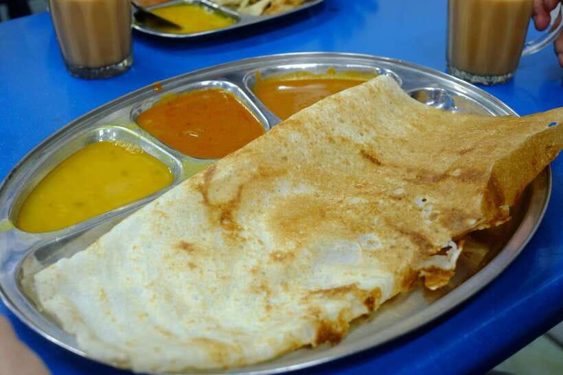 Kuala Lumpur: Nightlife Street Food Tour with 6 Tastings - Meeting at PARKROYAL Kuala Lumpur, then getting moving fast