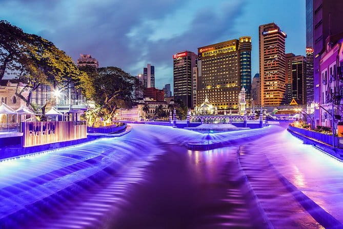 Kuala Lumpur: Nightlife Walking Tour with Local Guide - UR-MU (Urban Museum): a contemporary art stop with real personality