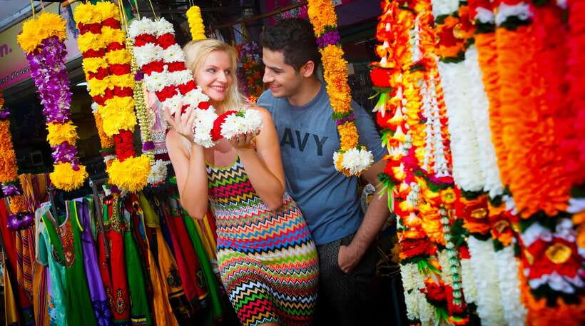Kuala Lumpur: Private Batu Cave, National Mosque Tour, Lunch - Thean Hou Temple: hill views, 6 tiers, and the Goddess of Heaven theme