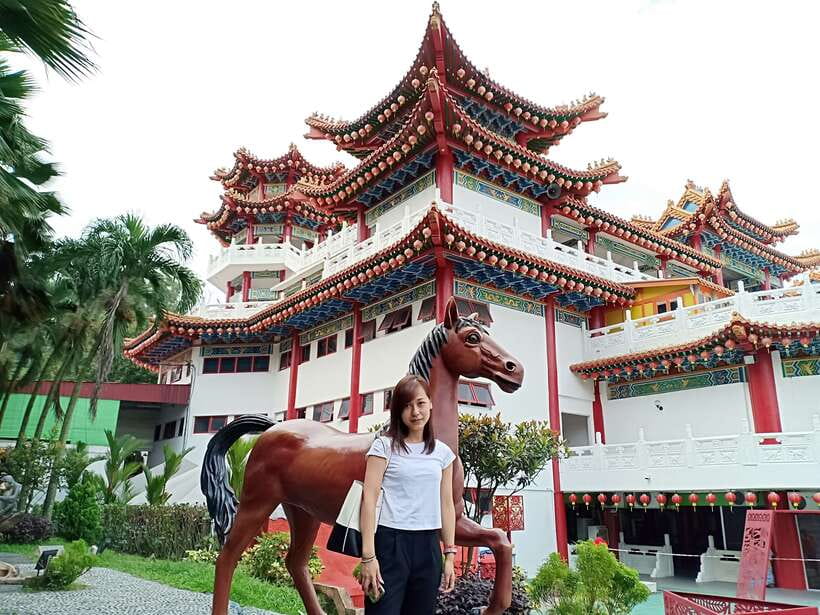 Kuala Lumpur: Private Batu Cave, National Mosque Tour, Lunch - Dress code and comfort tips that save your day