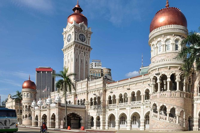 Kuala Lumpur Private City Highlights Tour - National Mosque (Masjid Negara) and Dataran Merdeka: faith and independence in the same view plan