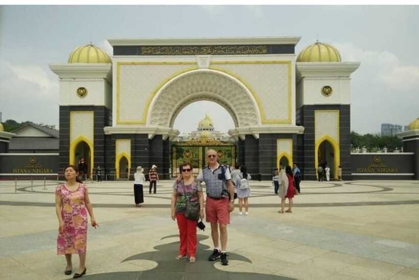 Kuala Lumpur: Private custom walking tour with a local guide - Practical tips to get more out of your guide