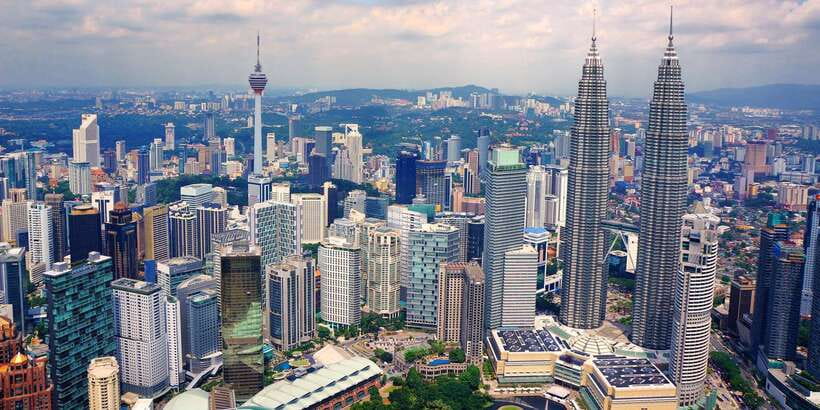 Kuala Lumpur: Private Customized Walking Tour with a Local - Small group size, real questions, and cultural back-and-forth