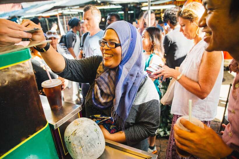 Kuala Lumpur: Private Food Tour – 10 Tastings with Locals - Logistics that matter on the day