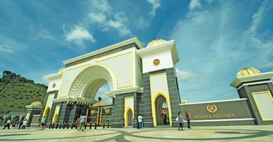 Kuala Lumpur: Private Half-Day City Tour - Railway Station to KL Gallery, then River of Life at Masjid Jamek