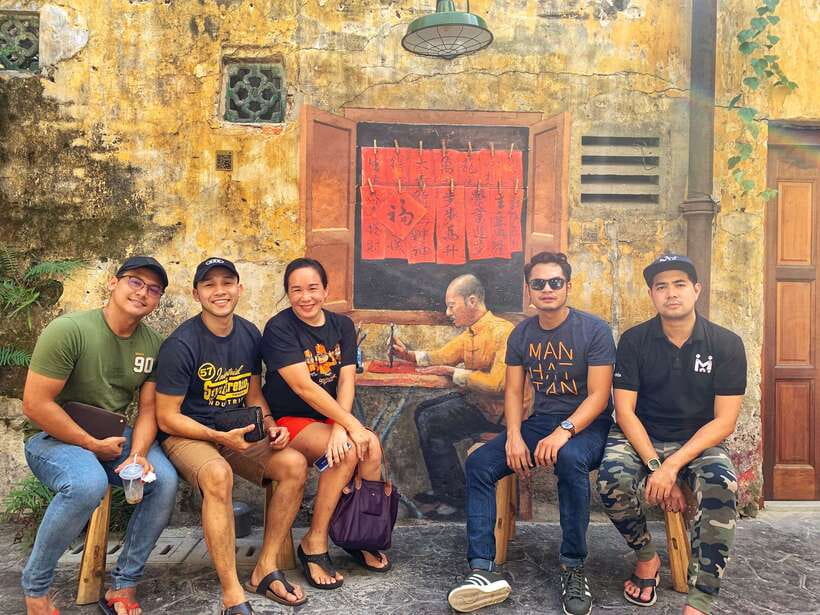 Kuala Lumpur: Private Highlights Instagram Tour - Petronas Twin Towers: how this tour sets up your big ending