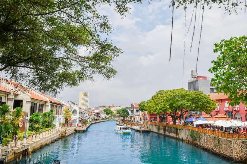 Kuala Lumpur: Private Malacca Night Tour w/Cruise & Trishaw - Why this Malacca night plan works better than a daytime scramble