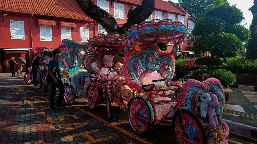 Kuala Lumpur: Private Malacca Night Tour w/Cruise & Trishaw - Trishaw ride: the old-town view from street level