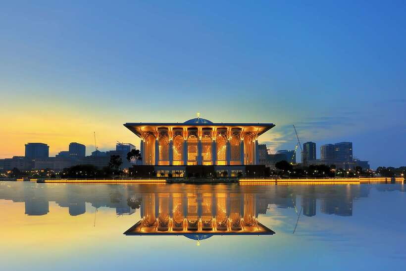 Kuala Lumpur: Putrajaya City Tour with Lake Cruise - Why Putrajaya is worth the short trip from Kuala Lumpur
