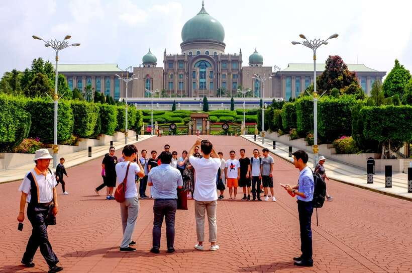 Kuala Lumpur: Putrajaya City Tour with Lake Cruise - English-speaking guide plus real context, not just stop-and-go