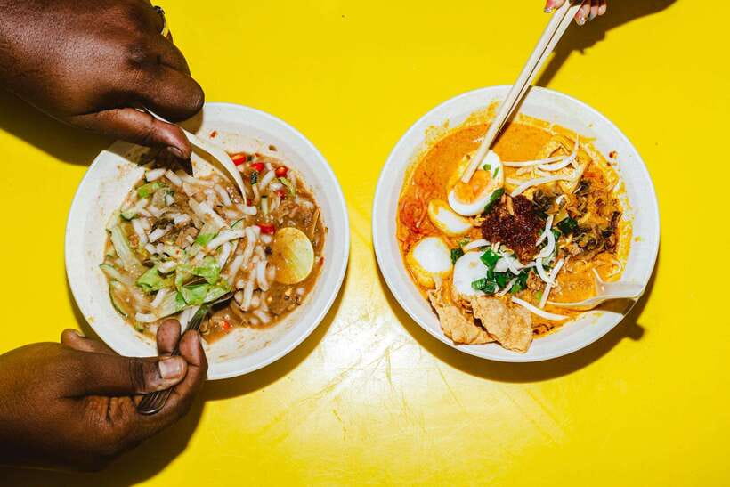 Kuala Lumpur: Sambal Street Food Tour with 15+ Tastings - The small-group format: why the pacing feels right