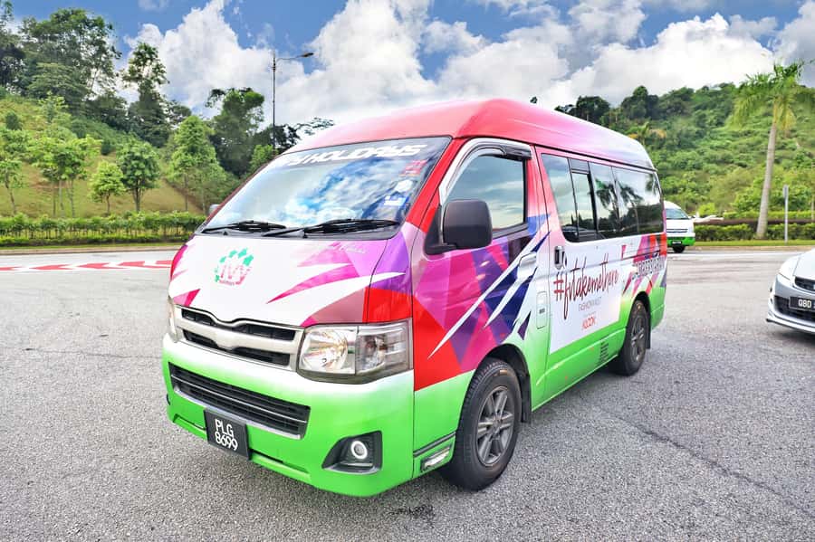 Kuala Lumpur: Sightseeing by Private Vehicle with Driver - Private Driver Minivan: Why This Style of Sightseeing Works in Kuala Lumpur