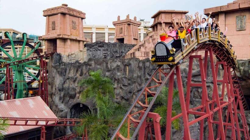 Kuala Lumpur: Sunway Lagoon Theme Park Ticket with Transfer - Entering Sunway Lagoon: wristband, map, and choosing your pace