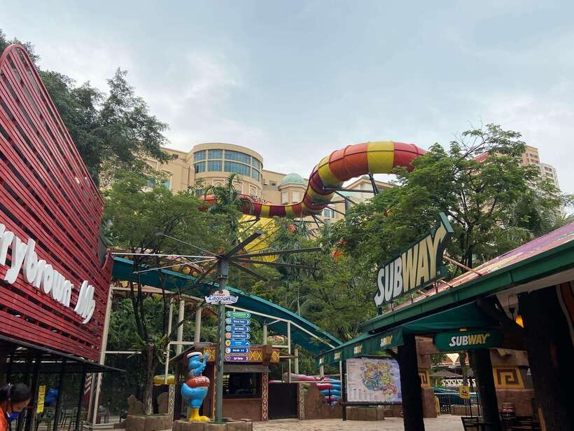 Kuala Lumpur: Sunway Lagoon Ticket & 1-Way Transfer - The rides you must pay extra for, and whether to bother with a pass