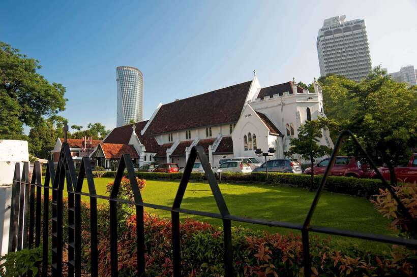 Kuala Lumpur: Temple & Shrine Private Half Day Tour - How this private half-day tour makes Kuala Lumpur feel manageable