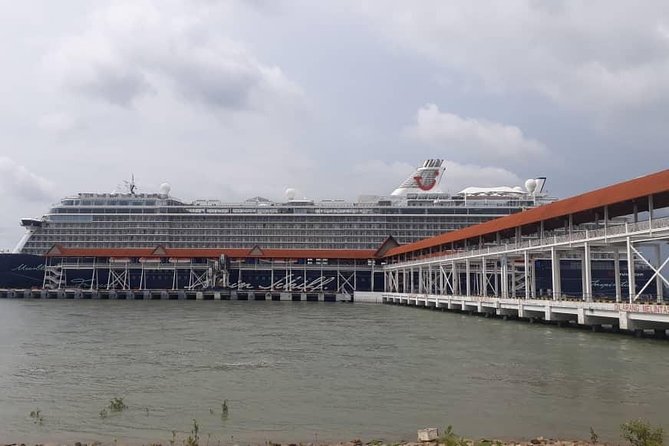 Kuala Lumpur Tour Cruise Excursion from Port Klang - How the day typically feels, from stairs to skyline