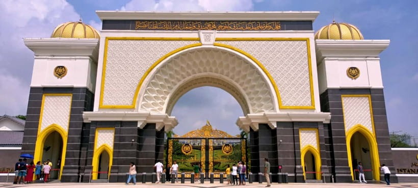 Kuala Lumpur: Tour with 21 Attractions - King’s Palace and Parliament views: drive-by context that helps you connect the dots