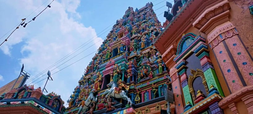 Kuala Lumpur: Tour with 21 Attractions - Old Kuala Lumpur Railway Station and Merdeka Square: colonial-era structure hunting