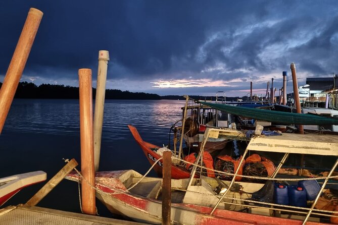Kuala Selangor Fireflies Tour with Fort Altingsburg & Dinner - Bukit Melawati and Fort Altingsburg: history with birds and monkeys