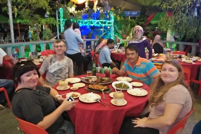 Kuala Selangor Fireflies Tour with Fort Altingsburg & Dinner - Firefly Park boat ride: the timing that makes or breaks the night