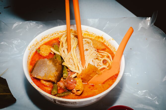Laksa Lanes Kuala Lumpur Food Tour with 14+ Tastings - The culture side: temples and context without turning it into a lecture