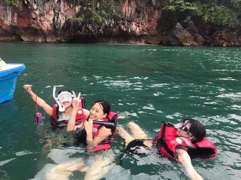 Langkawi: Dangli Island or Pulau Intan Kecil Snorkeling Tour - The private speedboat and small-group feel