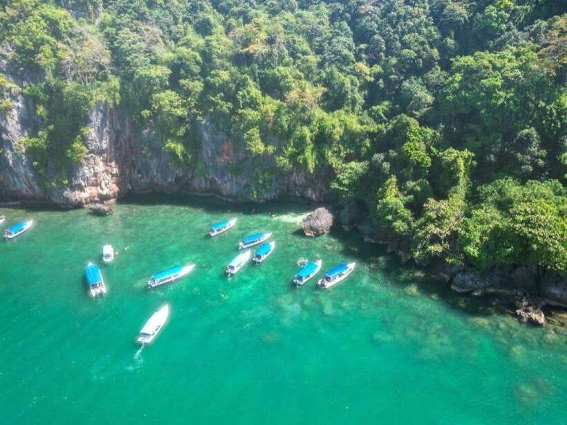 Langkawi: Dangli Island Snorkel and Swim Speedboat Tour - Fish feeding at Dangli: bread, rules, and why the guide matters