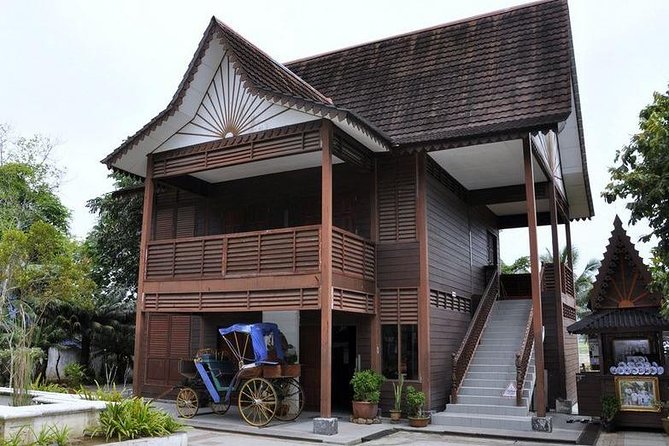 Langkawi: Flexible 6 Hours Tour - Oriental Village by Mt. Machinchang, built for choice and snacks
