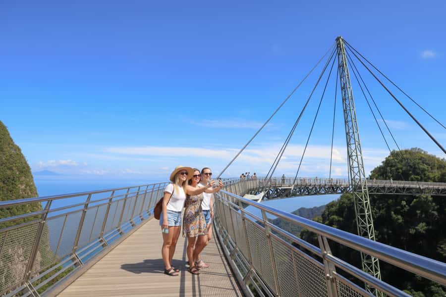 Langkawi: Half- or Full-Day Private Car Tour of Highlights - Practical tips that make a difference on Langkawi highlights days