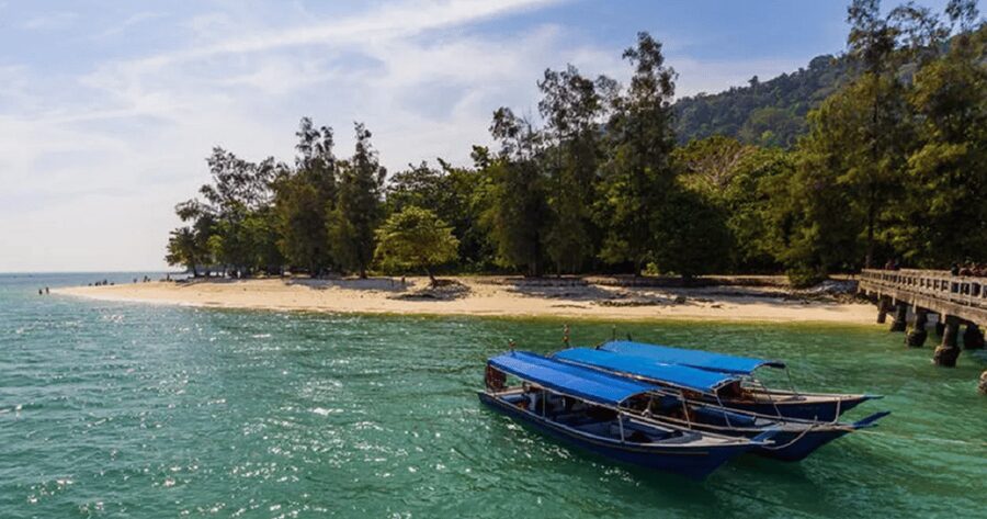 Langkawi: Island Hopping Shared Boat Tour - How the guided parts feel, including the role of Sham