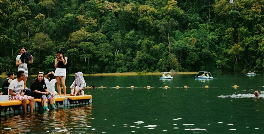 Langkawi: Island Hopping Shared or Private Boat Options - Eagle Feeding: The Wildlife Moment, Timing, and Photo Tips