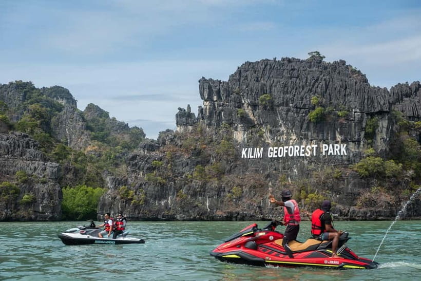 Langkawi: Jet Ski Tour UNESCO Kilim Geopark Free Video - Monkey feeding stops and eagle watching from the water