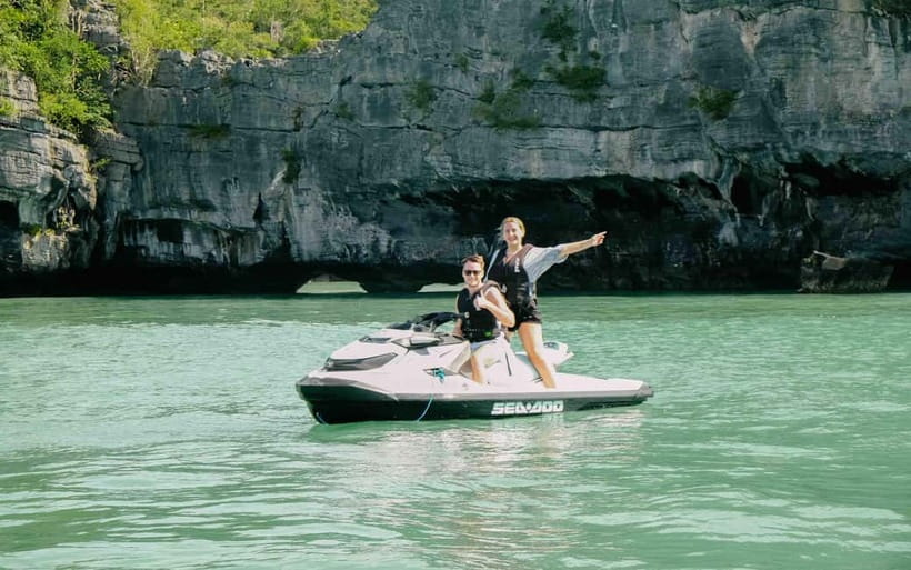 Langkawi: Jet Ski Tour UNESCO Kilim Geopark Free Video - The beach break at Talam Dua Muka Island, two-face sand and fish spotting